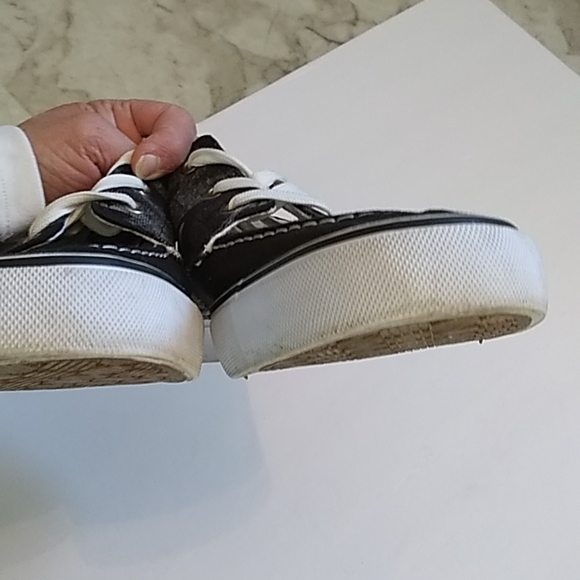 Unionbay boat shoes. - Picture 9 of 11